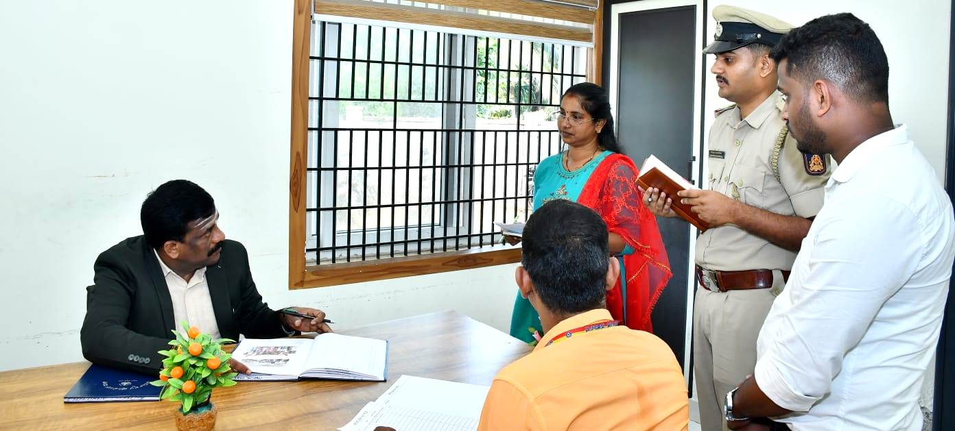 ಧರ್ಮಸ್ಥಳ ಪೊಲೀಸ್ ಠಾಣೆಗೆ ಮಕ್ಕಳ ಹಕ್ಕುಗಳ ಆಯೋಗದ ಅಧ್ಯಕ್ಷರ ದಿಡೀರ್ ಭೇಟಿ