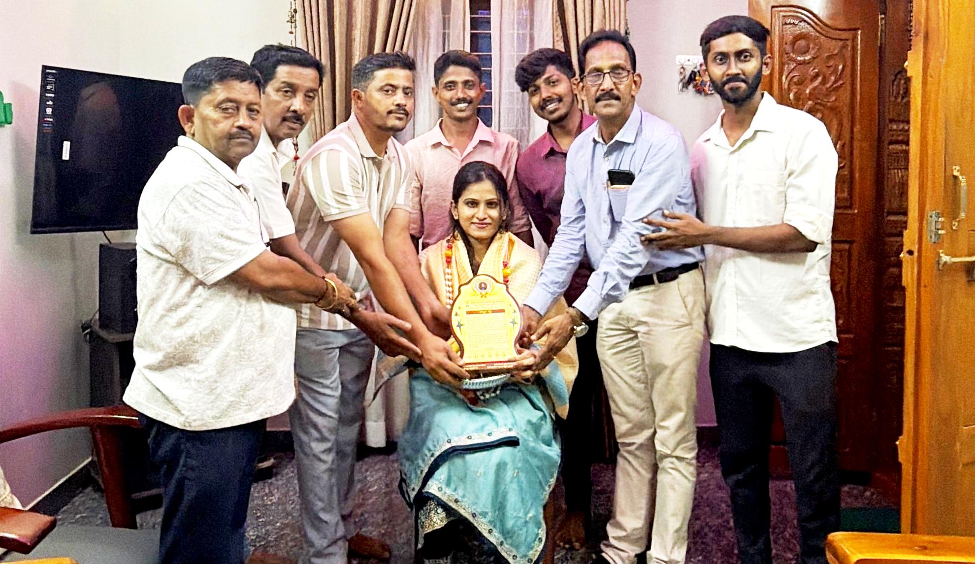 ಕೊಕ್ಕಡ: ಇಂಡಿಯಾ ಬುಕ್ ಆಫ್ ರೆಕಾರ್ಡ್ ಪ್ರಶಸ್ತಿ ಪಡೆದ ಕುಮಾರಿ ಸೌಖ್ಯಗೆ ಸನ್ಮಾನ