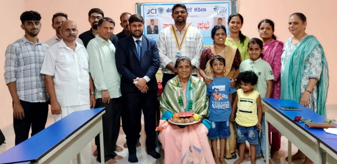 ಕೊಕ್ಕಡ:‘ಸೈಲೆಂಟ್ ಸ್ಟಾರ್’ ಪುರಸ್ಕಾರ: ಸೇವಾ ಮನೋಭಾವಕ್ಕೆ ಅಂಗನವಾಡಿ ಶಿಕ್ಷಕಿ ವಿಶಾಲಾಕ್ಷಿಗೆ ಸನ್ಮಾನ
