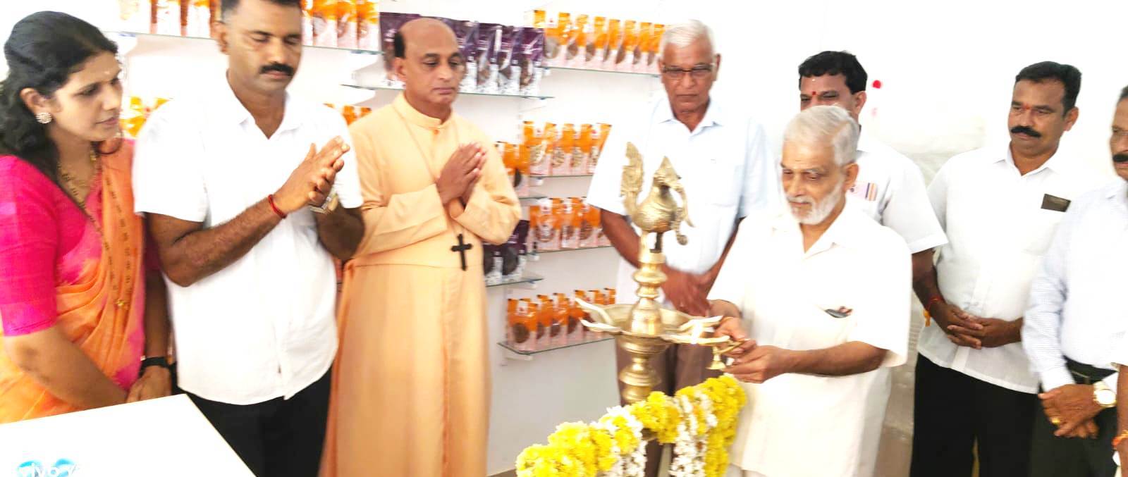 ‘ಶ್ರೀ ಗಣೇಶ್ ಆಯಿಲ್ ಮಿಲ್ & ಡ್ರೈ ಫ್ರೂಟ್ಸ್’ ನೂತನ ಶಾಖೆ ಎಂಜಿರದಲ್ಲಿ ಶುಭಾರಂಭ 