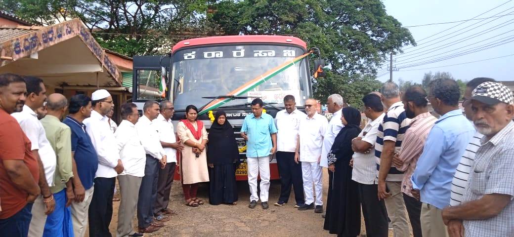 ಪುತ್ತೂರು–ಜಾವಗಲ್ ಕೆಎಸ್‌ಆರ್‌ಟಿಸಿ ಬಸ್ಸಿಗೆ ನೆಲ್ಯಾಡಿಯಲ್ಲಿ ಭವ್ಯ ಸ್ವಾಗತ 