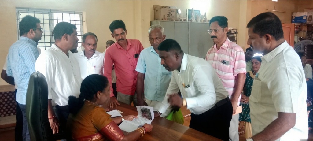 ನೆಲ್ಯಾಡಿಯಲ್ಲಿ ಸುಳ್ಯ ಶಾಸಕಿ ಭಾಗೀರಥಿ ಮುರುಳ್ಯರಿಂದ ಸಾರ್ವಜನಿಕ ಅಹವಾಲು ಸ್ವೀಕಾರ