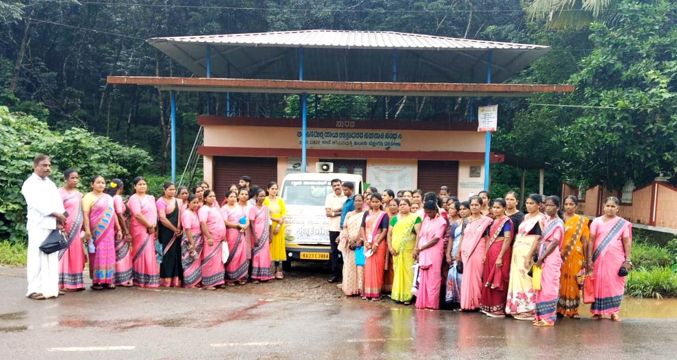 ಅರಸಿನಮಕ್ಕಿ: ಗ್ರಾಮ ಪಂಚಾಯತ್ನಲ್ಲಿ ಸ್ವಚ್ಛತಾ ಅಭಿಯಾನ