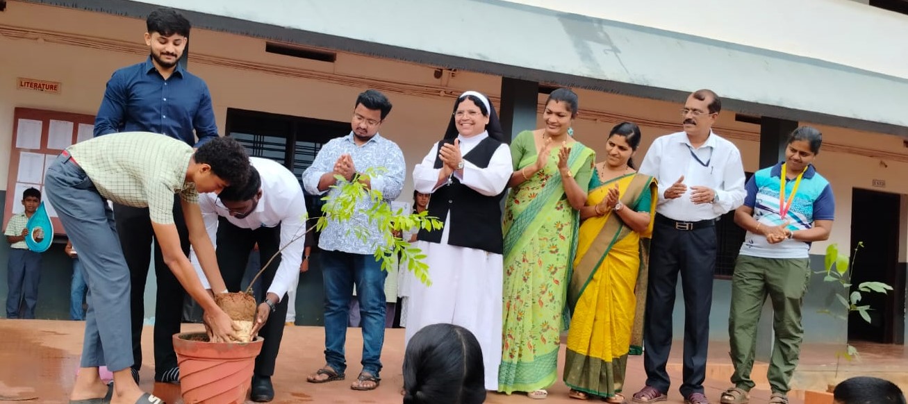 ಕಡಬದ ಕ್ನಾನಾಯ ಜ್ಯೋತಿ ಆಂಗ್ಲ ಮಾಧ್ಯಮ ಶಾಲೆಯಲ್ಲಿ ವಿಶ್ವ ಪರಿಸರ ದಿನಾಚರಣೆ