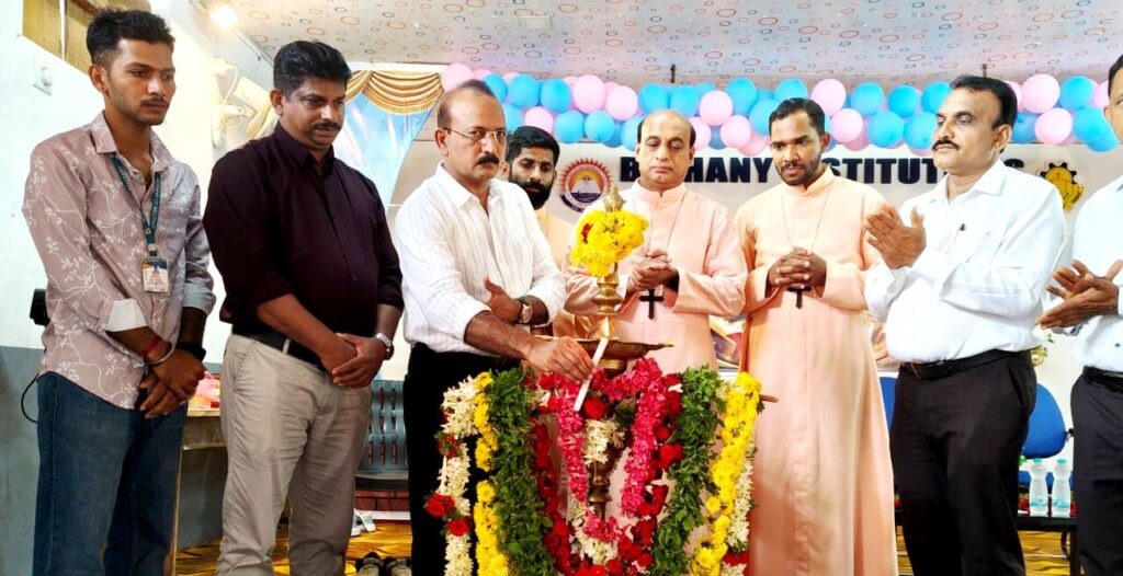 ನೆಲ್ಯಾಡಿ: ಬೆಥನಿ ಐಟಿಐ 30ನೇ ವಾರ್ಷಿಕೋತ್ಸವ: ಆಶಾ ಕಾರ್ಯಕರ್ತೆಯರಿಗೆ ಸನ್ಮಾನ