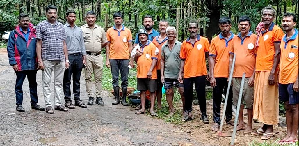 ಶಿಶಿಲ: ಕಾರೆಗುಡ್ಡೆ ರಸ್ತೆ ದುರಸ್ಥಿಗೆ ಶ್ರಮದಾನ: ಶೌರ್ಯ ವಿಪತ್ತು ನಿರ್ವಹಣಾ ಘಟಕ–ಗ್ರಾಮ ಪಂಚಾಯತ್ ಜಂಟಿ ಕಾರ್ಯಾಚರಣೆ
