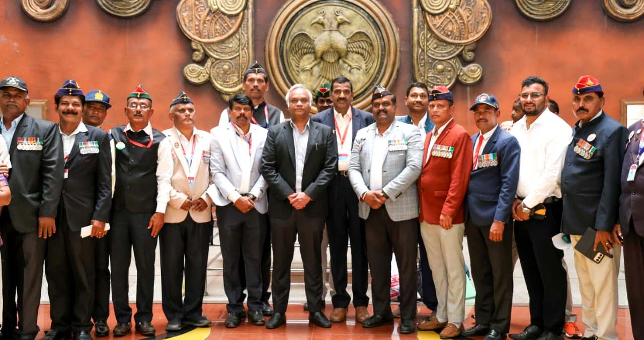 ಕರ್ನಾಟಕ ರಾಜ್ಯದ ಮಾಜಿ ಸೈನಿಕರ ಸಮಸ್ಯೆಗಳ ಕುರಿತು ಗೃಹ ಸಚಿವರೊಂದಿಗೆ ಸಮಗ್ರ ಚರ್ಚೆ