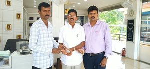 ₹2 ಲಕ್ಷ ಮೌಲ್ಯದ ಚಿನ್ನದ ಕಡಗ ಹಿಂದಿರುಗಿಸಿ ಪ್ರಾಮಾಣಿಕತೆ ಮೆರೆದ ನೆಲ್ಯಾಡಿಯ ವಿಶ್ವನಾಥ್