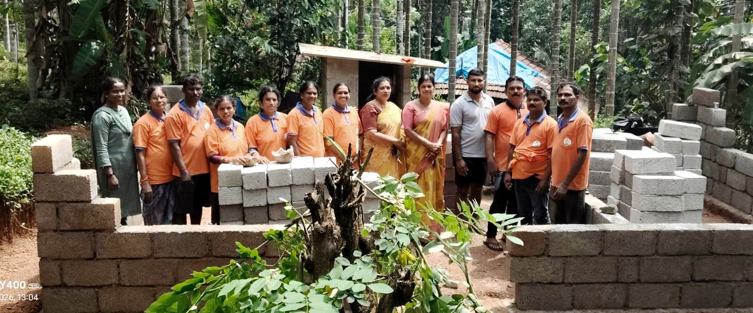 ನೆಲ್ಯಾಡಿ: ಬಡ ಮಹಿಳೆಯ ವಾತ್ಸಲ್ಯ ಮನೆ ನಿರ್ಮಾಣಕ್ಕೆ ಶೌರ್ಯ ಸ್ವಯಂಸೇವಕರ ಶ್ರಮದಾನ